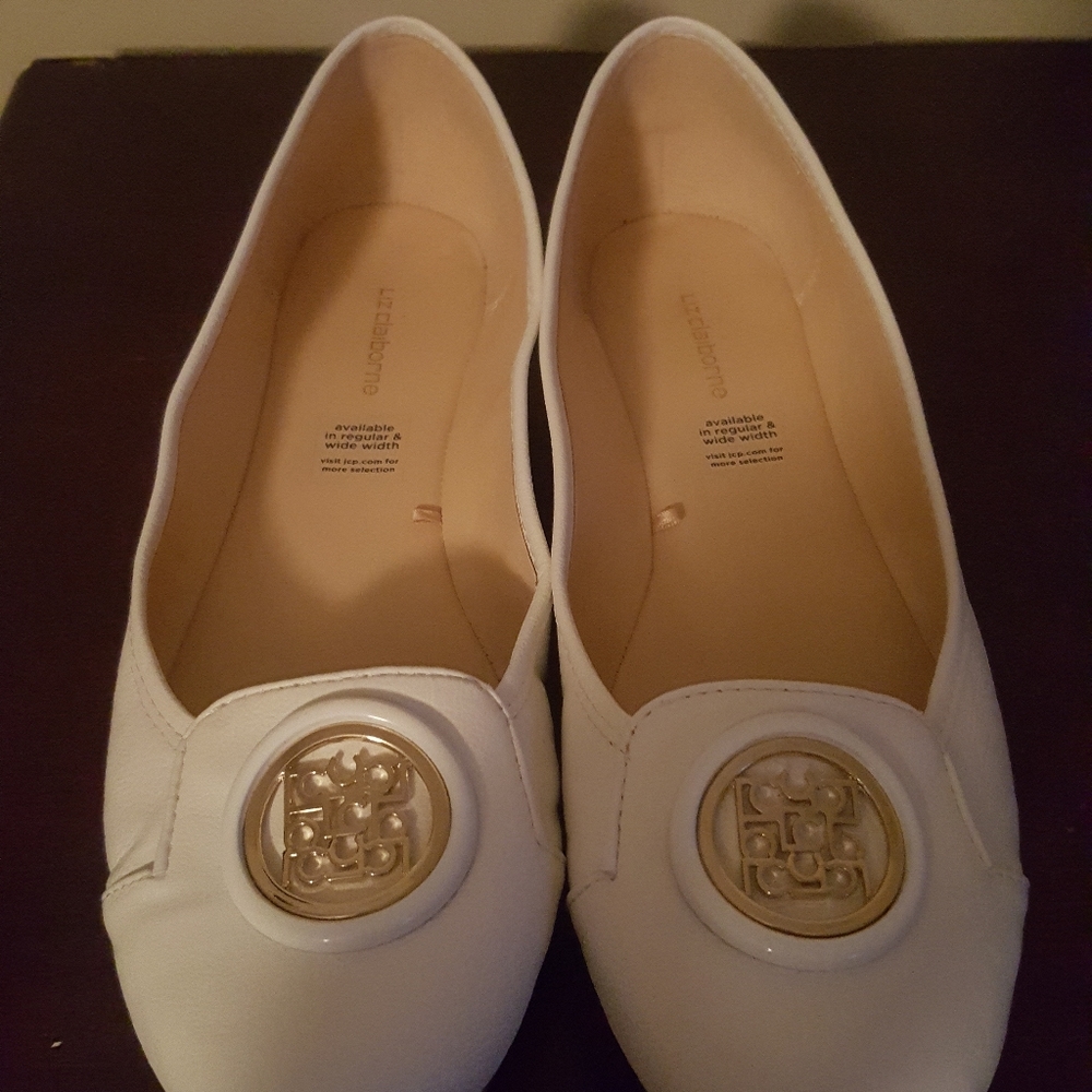 For someone can enjoy this nice pair of white Liz